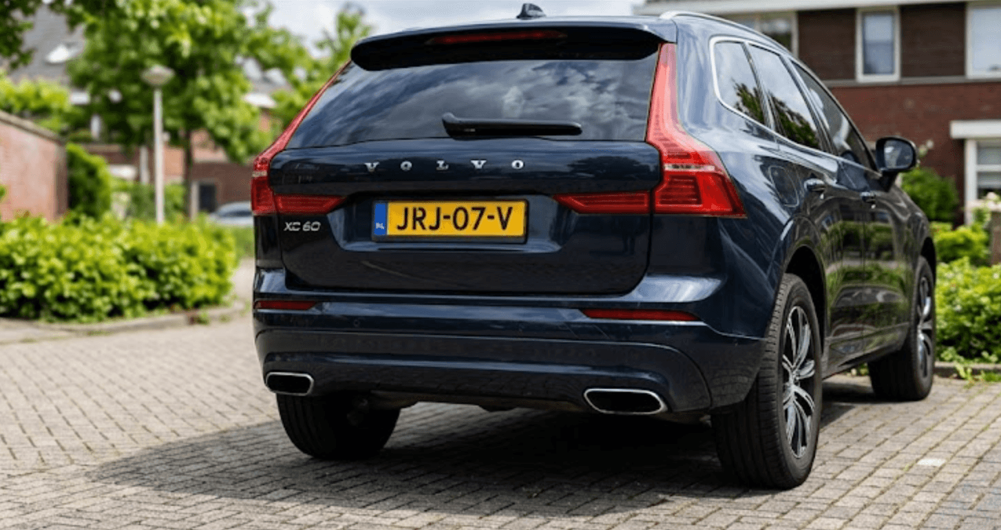 Nederlands kenteken op een auto — JRJ-07-V Volvo XC60